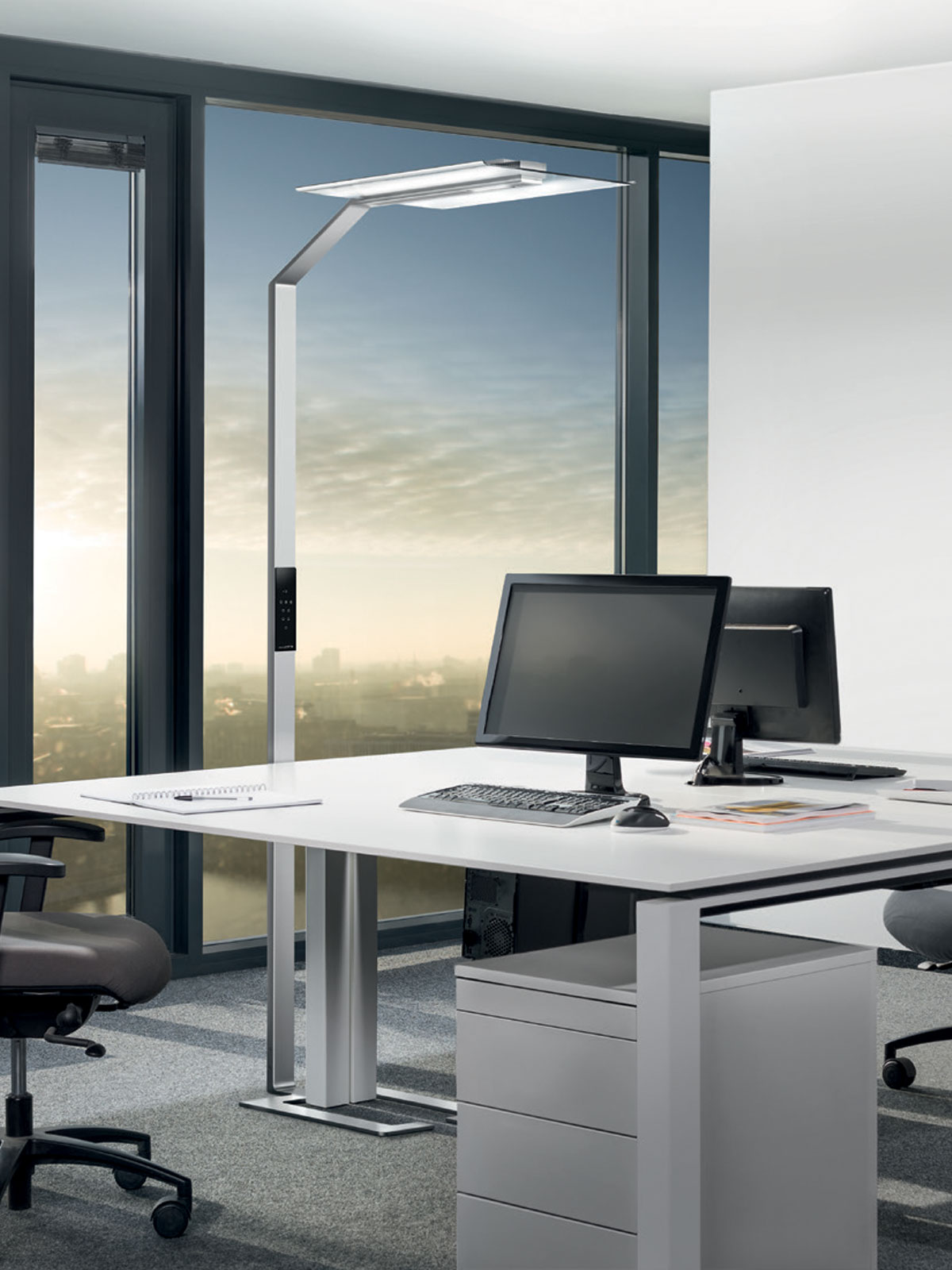 luctra-floor office lampadaire led